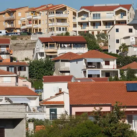 Three Sisters Suites דירה רוגוזניצה