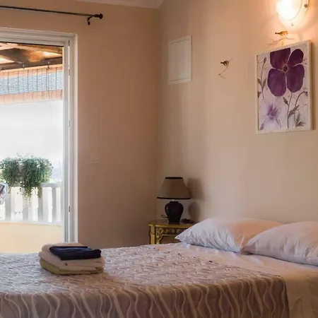 Three Sisters Suites *