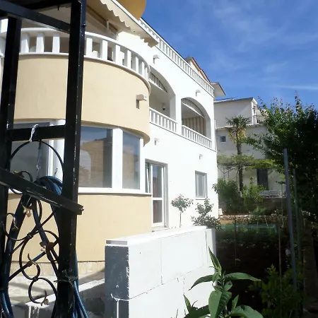 דירה Three Sisters Suites *