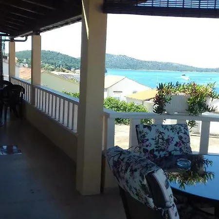 Three Sisters Suites * רוגוזניצה