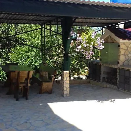 Three Sisters Suites דירה רוגוזניצה